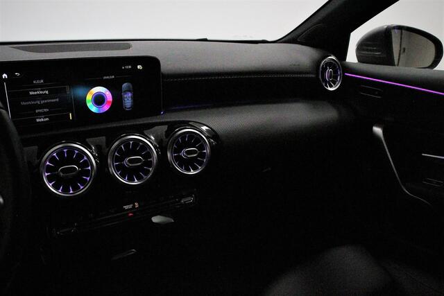 Mercedes-Benz A-KLASSE 200 Automaat Progressive Premium Pack | Navigatie | Climate Control | Camera | Sfeerlichting | Parkeer sensoren | Stoelverwarming | Led | Cruise Control