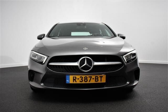 Mercedes-Benz A-KLASSE 200 Automaat Progressive Premium Pack | Navigatie | Climate Control | Camera | Sfeerlichting | Parkeer sensoren | Stoelverwarming | Led | Cruise Control