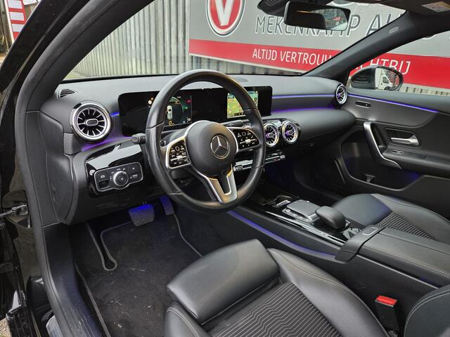 Mercedes-Benz A-KLASSE 180 Advantage 17"/Sfeerverlichting/LED/Climate/Stoelverwarming/Apple Carplay & Android Auto