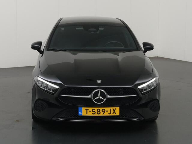 Mercedes-Benz A-KLASSE 180 Business Line | Stoelverwarming | Sfeerverlichting | Getint glas |