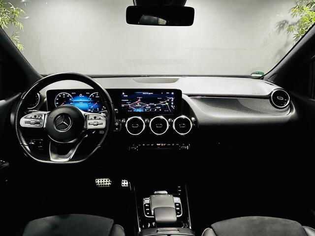 Mercedes-Benz B-KLASSE 180 AMG // Trekhaak // Camera // Elek. Achterklep // Carplay // LED Koplampen // Navigatie