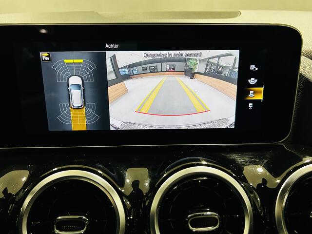 Mercedes-Benz B-KLASSE 180 AMG // Trekhaak // Camera // Elek. Achterklep // Carplay // LED Koplampen // Navigatie