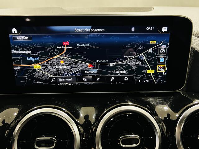 Mercedes-Benz B-KLASSE 180 AMG // Trekhaak // Camera // Elek. Achterklep // Carplay // LED Koplampen // Navigatie