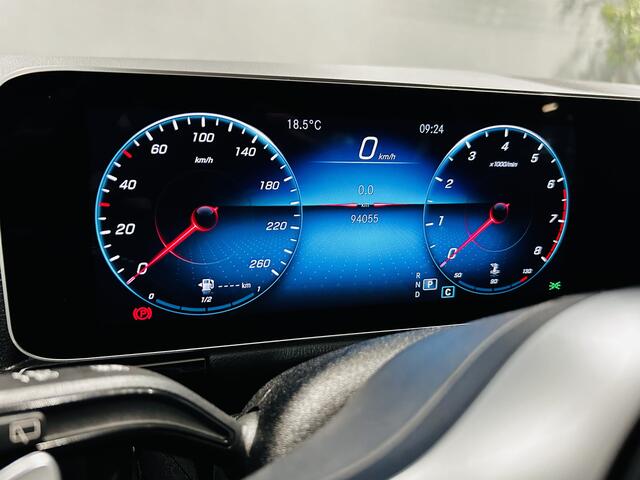 Mercedes-Benz B-KLASSE 180 AMG // Trekhaak // Camera // Elek. Achterklep // Carplay // LED Koplampen // Navigatie