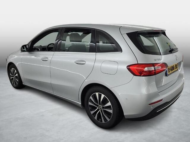 Mercedes-Benz B-KLASSE 180 Business Solution | achteruitrijcamera| Apple carplay| cruise | navi| verwarmde voorstoelen|