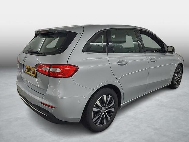 Mercedes-Benz B-KLASSE 180 Business Solution | achteruitrijcamera| Apple carplay| cruise | navi| verwarmde voorstoelen|