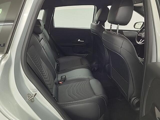 Mercedes-Benz B-KLASSE 180 Business Solution | achteruitrijcamera| Apple carplay| cruise | navi| verwarmde voorstoelen|