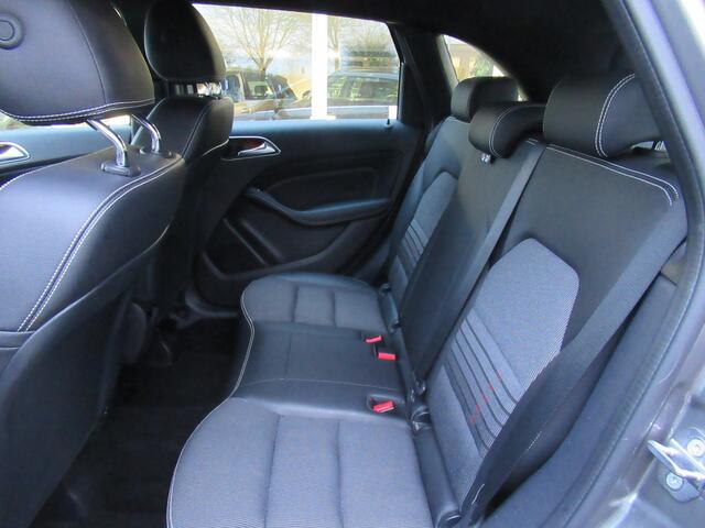 Mercedes-Benz B-KLASSE 200 Ambition/Automaat