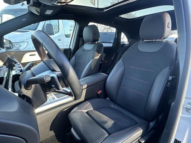 Mercedes-Benz B-KLASSE 200 AMG Line l Distronic l Panoramaschuifdak l MBUX l Achteruitrijcamera l Multispaaks l sportief motorgeluid l Keyless l Stoelverwarming l Multibeam l draadloos opladen voor l