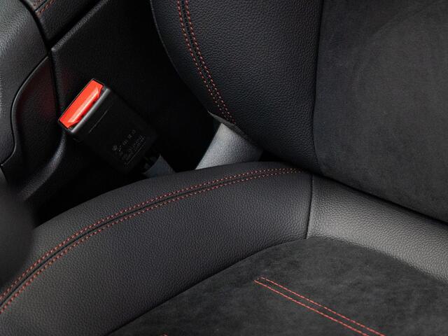 Mercedes-Benz B-KLASSE 180 Star Edition AMG Line Panorama dak | Trekhaak