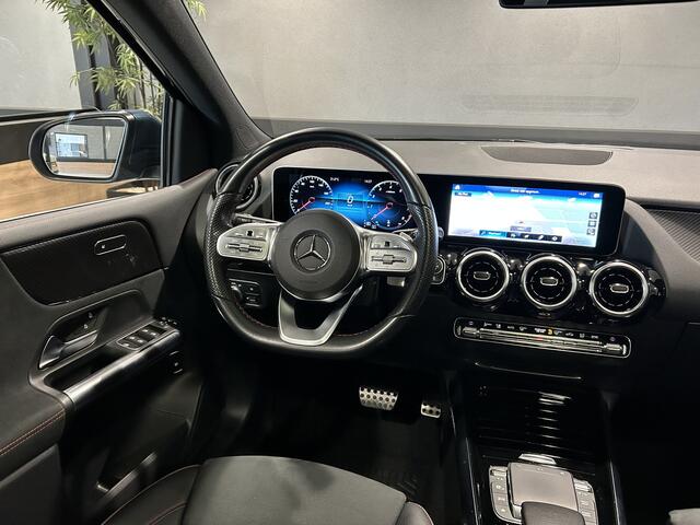 Mercedes-Benz B-KLASSE 180 AMG // Panoramadak // Camera // Carplay // Elek. Achterklep // Cruise Control // Parkeersensoren