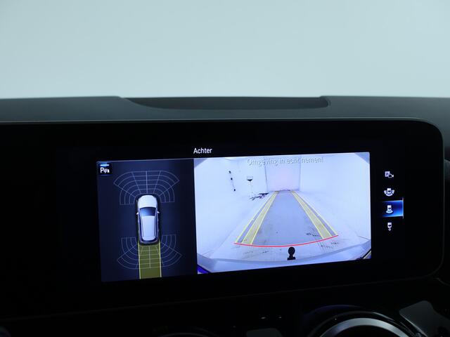 Mercedes-Benz B-KLASSE 180 AMG Nightpakket | Trekhaak | Panoramadak | Stoelverwarming | Augmented Reality | Apple CarPlay | DAB | Inclusief 12 Maanden Garantie