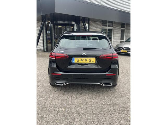 Mercedes-Benz B-KLASSE 180 AMG Line | Achteruitrijcamera | Widescreen | Stoelverwarming