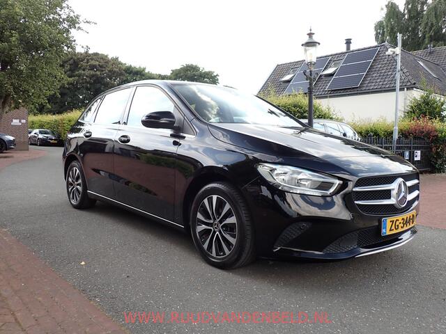 Mercedes-Benz B-KLASSE 180D AUT. SPORTLEER/CAMERA/CARPLAY/DAB/NAVI