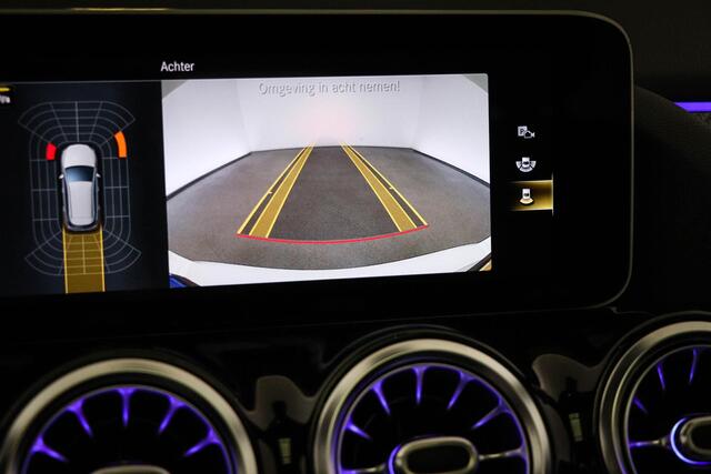 Mercedes-Benz B-KLASSE 200 Business Solution AMG | PANORAMADAK | SFEERVERLICHTING | APPLE | CAMERA