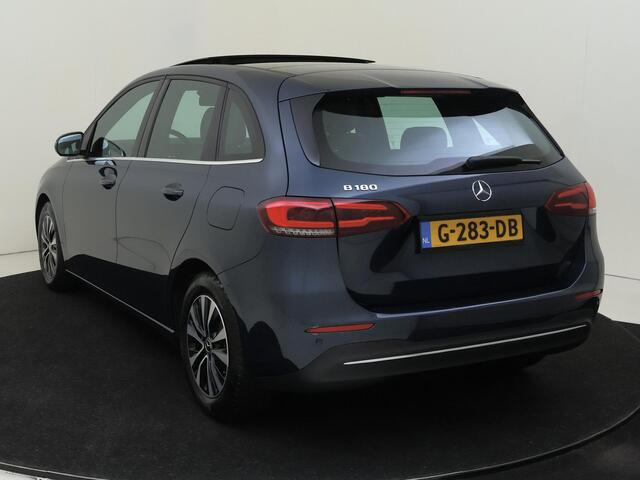 Mercedes-Benz B-KLASSE 180 Business Solution Plus | Navigatie | Camera | Panoramadak