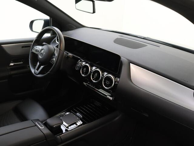 Mercedes-Benz B-KLASSE 180 Business Solution Plus | Navigatie | Camera | Panoramadak