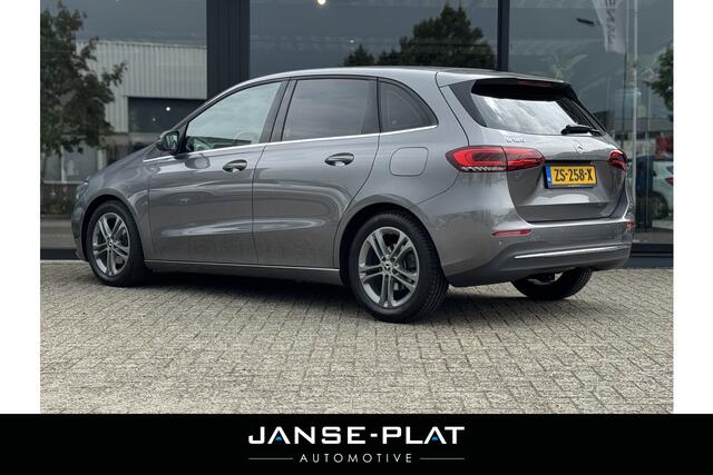 Mercedes-Benz B-KLASSE 180 AUT Business Solution | Camera | Elektrische achterklep | NL-AUTO