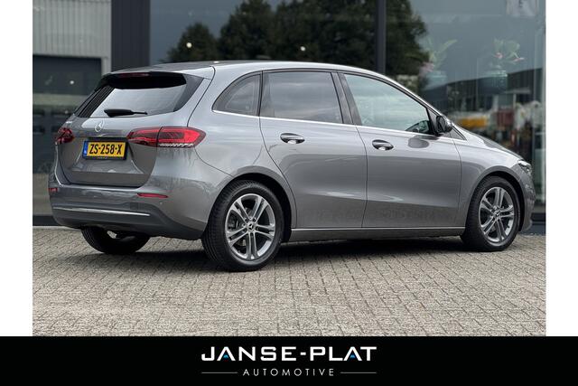 Mercedes-Benz B-KLASSE 180 AUT Business Solution | Camera | Elektrische achterklep | NL-AUTO
