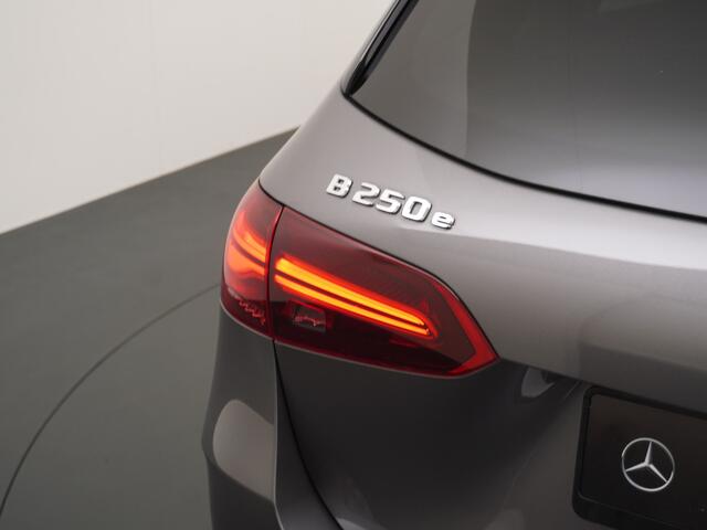 Mercedes-Benz B-KLASSE 250 e AMG Line | Keyless Leder 19'' Multispaaks