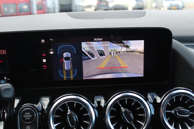 Mercedes-Benz B-KLASSE 180 Star Edition AMG Line NL Auto!!