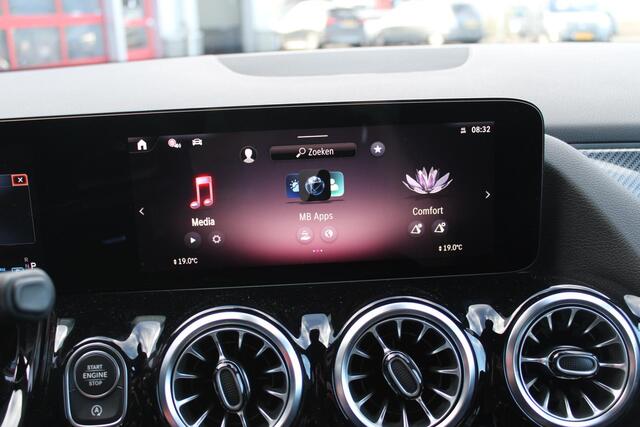 Mercedes-Benz B-KLASSE 180 Star Edition AMG Line NL Auto!!