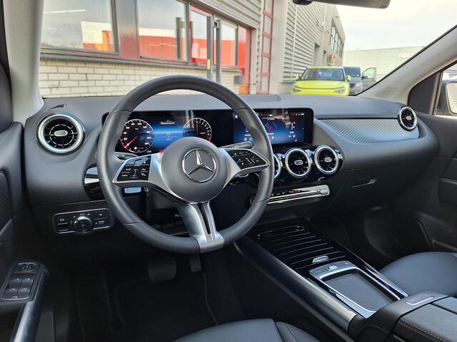 Mercedes-Benz B-KLASSE 250 e Business Line | Achteruitrijcamera | Widescreen | Stoelverwarming | Elektrische achterklep | LED verlichting
