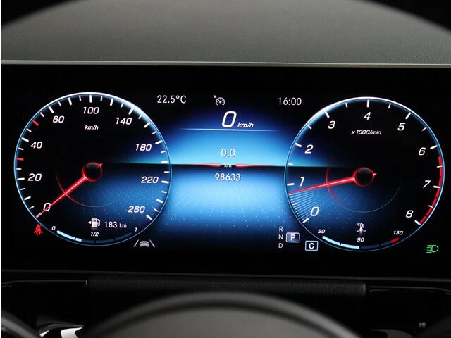 Mercedes-Benz B-KLASSE 180 Business Solution | Elektrisch Panoramadak | Trekhaak | Camera!