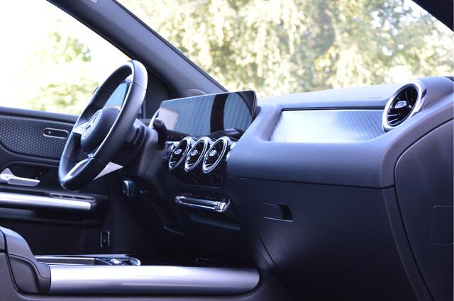 Mercedes-Benz B-KLASSE 180 Business Line AUTOMAAT | LED | CARPLAY | NAVI | CRUISE | CAMERA | DAB | ENZ