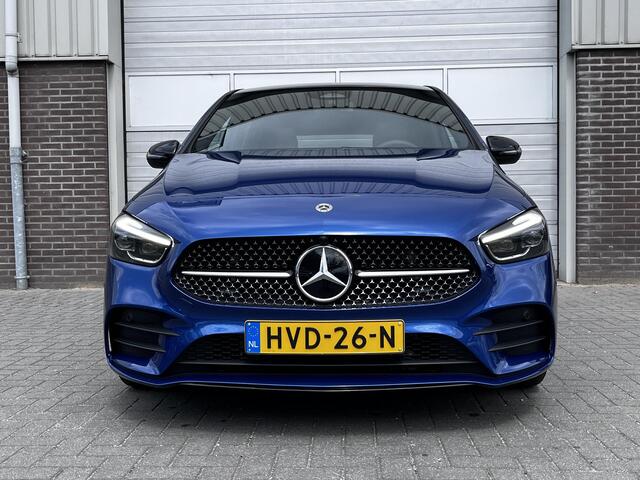 Mercedes-Benz B-KLASSE 180 Star Edition AMG | Night Pakket | Panoramadak | Dodehoekassistent | MULTIBEAM LED Koplampen | Apple CarPlay | Android Auto | Sfeerverlichting | Stoelverwarming | Achteruitrijcamera | Elektrisch Inklapbare Buitenspiegels