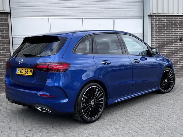 Mercedes-Benz B-KLASSE 180 Star Edition AMG | Night Pakket | Panoramadak | Dodehoekassistent | MULTIBEAM LED Koplampen | Apple CarPlay | Android Auto | Sfeerverlichting | Stoelverwarming | Achteruitrijcamera | Elektrisch Inklapbare Buitenspiegels