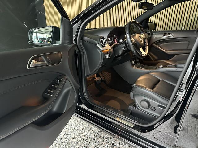 Mercedes-Benz B-KLASSE 180 AMG-Pakket NL auto | Lederen bekleding | Navi