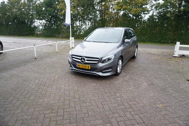 Mercedes-Benz B-KLASSE 180 Ambition AUTOMAAT TREKHAAK CRUISE NAVI