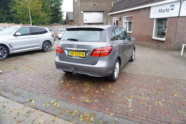 Mercedes-Benz B-KLASSE 180 Ambition AUTOMAAT TREKHAAK CRUISE NAVI