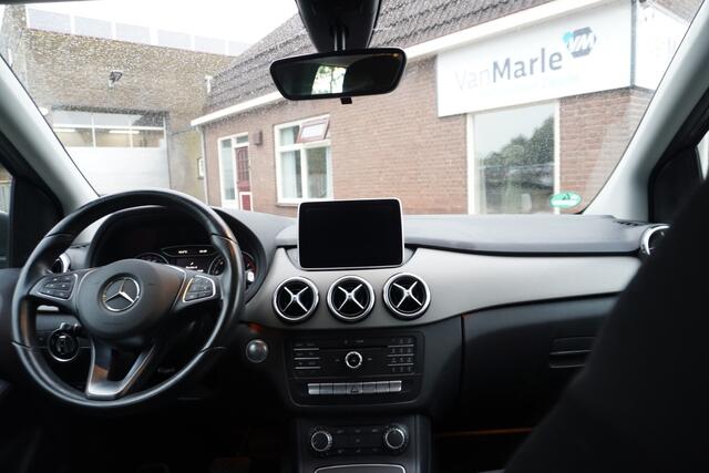 Mercedes-Benz B-KLASSE 180 Ambition AUTOMAAT TREKHAAK CRUISE NAVI