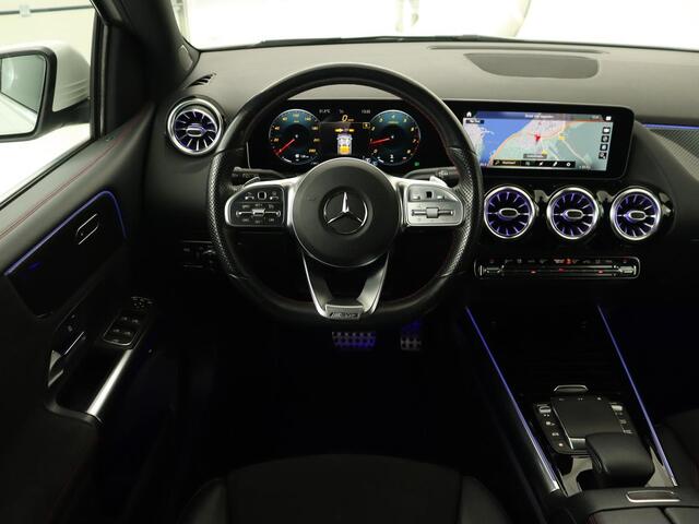 Mercedes-Benz B-KLASSE 200 Business Solution AMG | Half Leder/Alcantara | Stoelverwarming | Sfeerverlichting | Camera | Navigatie