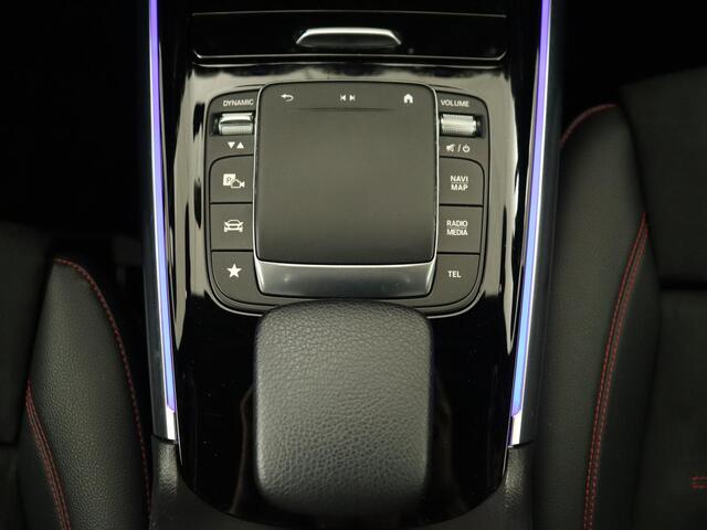Mercedes-Benz B-KLASSE 200 Business Solution AMG | Half Leder/Alcantara | Stoelverwarming | Sfeerverlichting | Camera | Navigatie