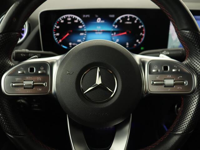 Mercedes-Benz B-KLASSE 200 Business Solution AMG | Half Leder/Alcantara | Stoelverwarming | Sfeerverlichting | Camera | Navigatie