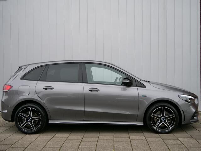 Mercedes-Benz B-KLASSE 250 e Business Solution Luxury 218 Pk Automaat Navigatie / Apple Carplay / Camera / DAB