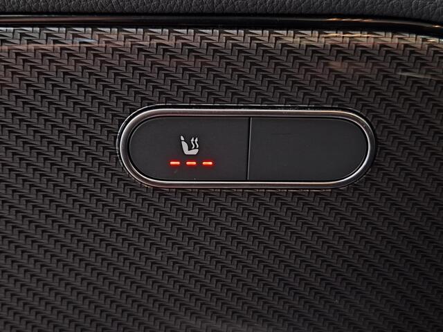 Mercedes-Benz B-KLASSE 180 AMG | Panoramadak | Achteruitrijcamera | Night pakket | Widescreen | Elektrische achterklep