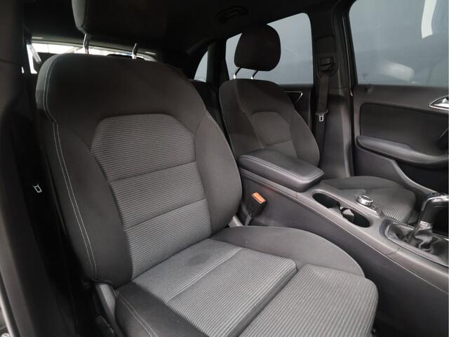 Mercedes-Benz B-KLASSE 180 Blue Efficiency Business [TREKHAAK, CAMERA, PDC V+A, STOELVERWARMING, 6-BAK, BLUETOOTH, CRUISE, NIEUWSTAAT]