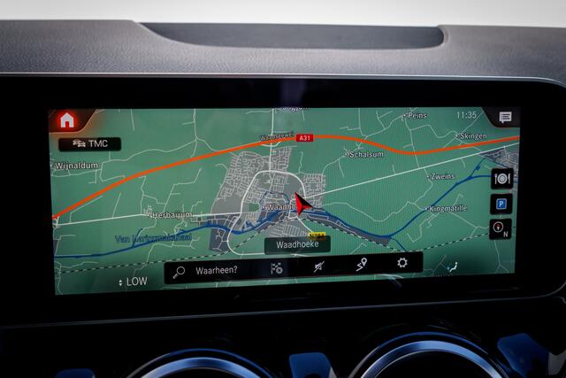 Mercedes-Benz B-KLASSE 180 Business Solution | LED | Trekhaak | Stoelverwarming | Camera | Carplay