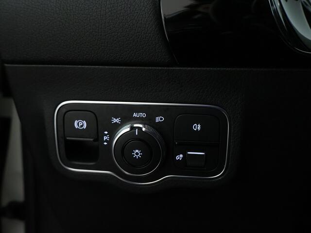 Mercedes-Benz B-KLASSE 180 Advantage AMG Line | Trekhaak | Electrische stoelen met geheugen | Rijassistentiepakket | Inclusief 24 maanden MB Certified garantie voor Europa.