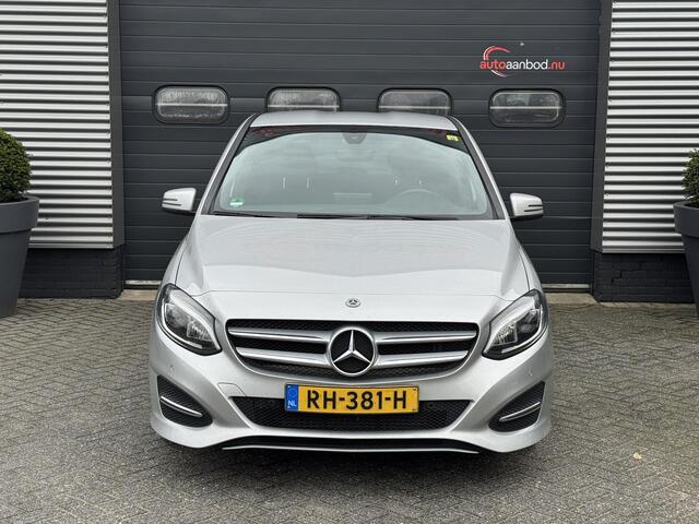 Mercedes-Benz B-KLASSE 180 d Business Solution | Navigatie | Camera | Stoelverwarming | LED | Lichtmetalen Velgen |