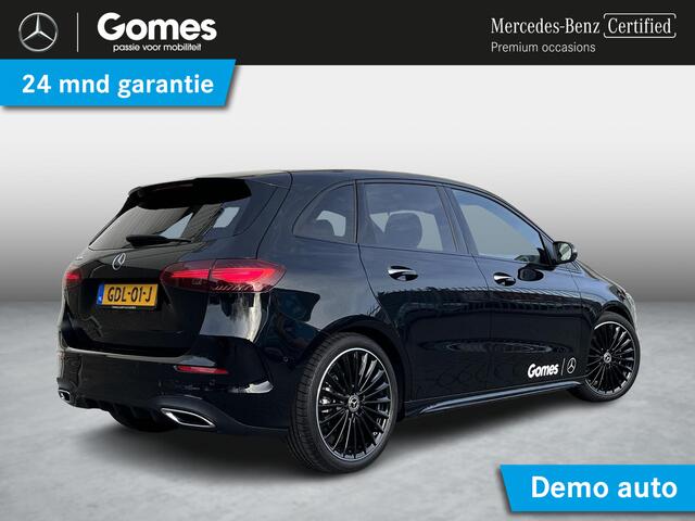 Mercedes-Benz B-KLASSE 180 AMG Line | Night Pakket | Panoramadak | Dodehoekassistent | Advanced Sound System | Augmented Reality voor Navigatie | Sfeerverlichting | Stoelverwarming | Apple CarPlay | Android Auto | Sierdelen Aluminium | Elektrische Achterklep | Achteruitrijcame
