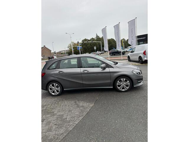 Mercedes-Benz B-KLASSE 180 Ambition | 1E EIGENAAR | 12MND GARANTIE | AUTOMAAT | NAVI | AIRCO | TREKHAAK | CRUISE |