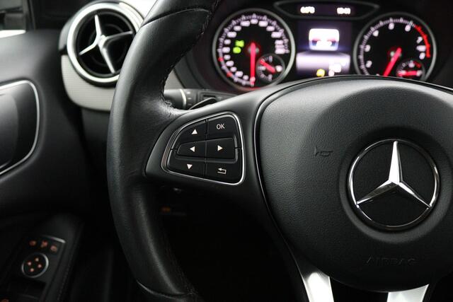 Mercedes-Benz B-KLASSE 180 Business Solution | Parkeercamera | Navigatie | Cruise Control | Stoelverwarming