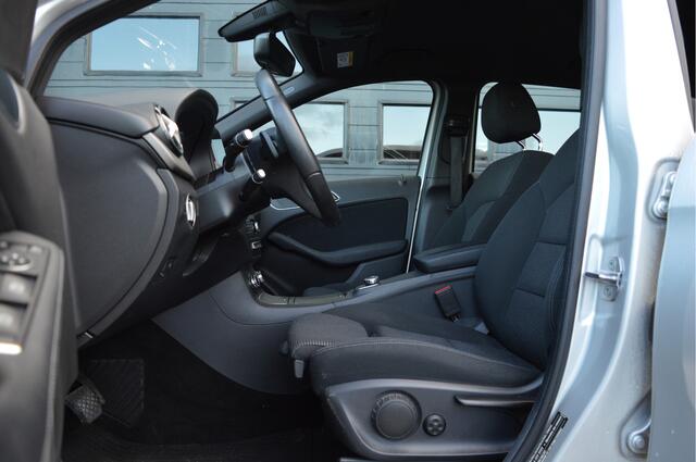 Mercedes-Benz B-KLASSE 180 Business | ORG. NL | CAMERA | TREKHAAK | LED |