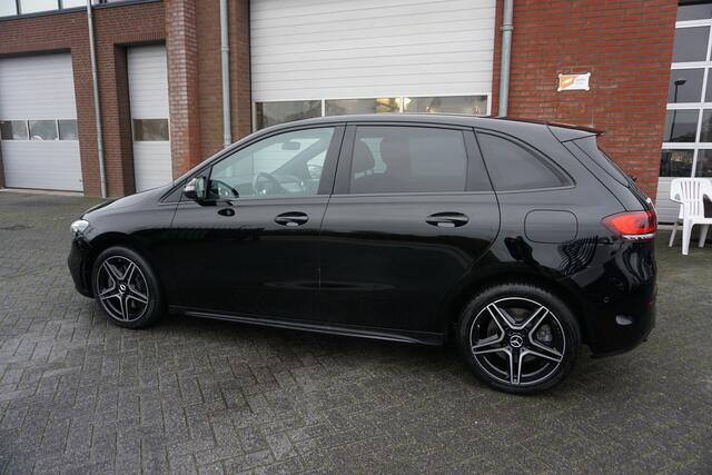 Mercedes-Benz B-KLASSE 250E PREMIUM PLUS AMG VOLLEDIG DEALER ONDERHOUDEN CAMERA FULL LED LEDER-ALCANTARA STOELVERWARMING NAVI ANDROID-APPLECARPLAY 18INCH PDC V+A BLUETOOTH ENZ...