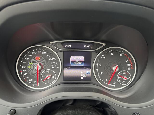 Mercedes-Benz B-KLASSE 180 Ambition AMG Panorama/Alcantara/Navi/PDC